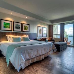 Lake View King Bed Upper Floor